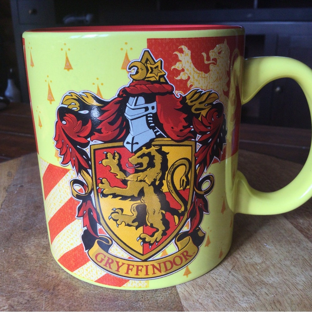 Harry Potter Warner Bros. GRYFFINDOR House Jumbo 20oz Ceramic Mug Coffe Cup